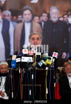 (140522) -- KABUL, May 22, 2014 (Xinhua) -- Afghan presidential candidate Abdullah Abdullah speaks during an election gathering in Kabul, Afghanistan, May 22, 2014. With the three-week campaign for the second round of Afghan presidential elections between the two frontrunners beginning on Thursday, both of the presidential hopefuls called for a transparent result of the runoff. (Xinhua/STR) AFGHANISTAN-KABUL-ELECTION PUBLICATIONxNOTxINxCHN   Kabul May 22 2014 XINHUA Afghan Presidential Candidate Abdullah Abdullah Speaks during to ELECTION Gathering in Kabul Afghanistan May 22 2014 With The Thr Stock Photo