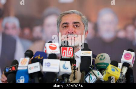 (140522) -- KABUL, May 22, 2014 (Xinhua) -- Afghan presidential candidate Abdullah Abdullah speaks during an election gathering in Kabul, Afghanistan, May 22, 2014. With the three-week campaign for the second round of Afghan presidential elections between the two frontrunners beginning on Thursday, both of the presidential hopefuls called for a transparent result of the runoff. (Xinhua/STR) AFGHANISTAN-KABUL-ELECTION PUBLICATIONxNOTxINxCHN   Kabul May 22 2014 XINHUA Afghan Presidential Candidate Abdullah Abdullah Speaks during to ELECTION Gathering in Kabul Afghanistan May 22 2014 With The Thr Stock Photo