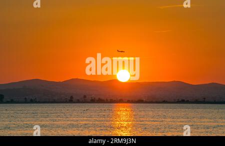 Sonnenuntergang über dem Tunesischen Ozean Stockfoto