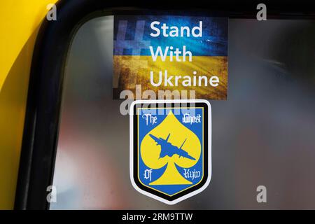 Portland, USA. 26. August 2023. Eine Koalition ukrainischer Organisationen und ihrer Unterstützer versammelte sich am 26. August 2023 in Portland, dem Westmoreland Park von Oregon, um die ukrainische Kultur mit Musik, Tanz, Essen und Kunst zu feiern; aber trotz der beabsichtigten Freude an diesem Anlass waren die Gedanken an die russische Invasion allgegenwärtig. (Foto: John Rudoff/SIPA USA) Credit: SIPA USA/Alamy Live News Stockfoto