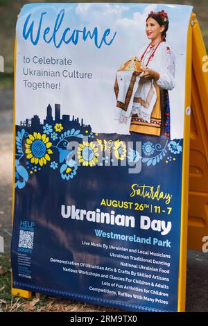 Portland, USA. 26. August 2023. Eine Koalition ukrainischer Organisationen und ihrer Unterstützer versammelte sich am 26. August 2023 in Portland, dem Westmoreland Park von Oregon, um die ukrainische Kultur mit Musik, Tanz, Essen und Kunst zu feiern; aber trotz der beabsichtigten Freude an diesem Anlass waren die Gedanken an die russische Invasion allgegenwärtig. (Foto: John Rudoff/SIPA USA) Credit: SIPA USA/Alamy Live News Stockfoto