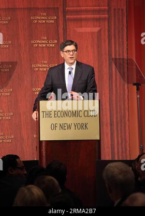 (140611) -- NEW YORK, June 11, 2014 (Xinhua) -- US Treasury Secretary Jacob Lew makes a speech at the Economic Club of New York, the United States, June 11, 2014. Jacob Lew said Wednesday that the country is striving to encourage more workers back to workforce which would expand its economic potential, while expressing his optimism on the world s largest economy. (Xinhua/Huang Jihui) US-NEW YORK-TREASURY SECRETARY-SPEECH PUBLICATIONxNOTxINxCHN   New York June 11 2014 XINHUA U.S. Treasury Secretary Jacob Lew makes a Speech AT The Economic Club of New York The United States June 11 2014 Jacob Le Stockfoto