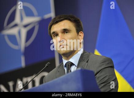 (140625) -- BRÜSSEL, 25. Juni 2014 (Xinhua) -- der ukrainische Außenminister Pawel Klimkin spricht auf einer Pressekonferenz während der NATO-Außenministertreffen am 25. Juni 2014 in der Brüsseler Hauptstadt. (Xinhua/YE Pingfan) BELGIEN-BRÜSSEL-NATO-FM TREFFEN PUBLICATIONxNOTxINxCHN Brüssel Juni 25 2014 XINHUA ukrainische Außenminister Pavel spricht AUF einer Pressekonferenz während der NATO-Außenministertreffen AM Sitz in Brüssel Hauptstadt Brüssel Juni 25 2014 XINHUA YE Pingfan Belgien Brüssel NATO FM Treffen PUBLICATIONxNOTxINxCHN Stockfoto