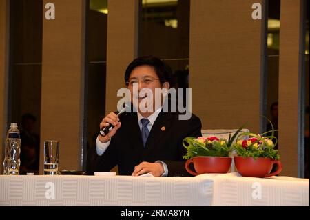 (140625) -- TAIPEI, June 25, 2014 (Xinhua) -- Ma Xiaoguang, spokesman of the Chinese mainland s State Council Taiwan Affairs Office answers questions at a press conference in Taoyuan, southeast China s Taiwan, June 25, 2014. (Xinhua/He Junchang) (hdt) CHINA-TAOYUAN-TAIWAN AFFAIRS OFFICE-PRESS CONFERENCE (CN) PUBLICATIONxNOTxINxCHN   Taipei June 25 2014 XINHUA MA Xiaoguang spokesman of The Chinese Mainland S State Council TAIWAN Affairs Office Answers Questions AT a Press Conference in  South East China S TAIWAN June 25 2014 XINHUA he Junchang HDT China  TAIWAN Affairs Office Press Conference C Stock Photo