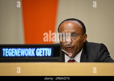 (140703) -- New York, 2. Juli 2014 (Xinhua) -- Tegegnework Gettu, Untergeneralsekretär für Angelegenheiten der Generalversammlung und Konferenzmanagement der Vereinten Nationen, nimmt am 2. Juli 2014 an dem Forum über nachhaltige Urbanisierung und grüne Innovation Teil, das im Hauptquartier der Vereinten Nationen in New York stattfand. (Xinhua/Niu Xiaolei) UN-NEW YORK-SUSTAINABLE DEVELOPMENT-FORUM PUBLICATIONxNOTxINxCHN New York 2. Juli 2014 XINHUA unter Generalsekretär für Angelegenheiten der Generalversammlung und Konferenzmanagement der Vereinten Nationen nimmt am Forum für nachhaltige Urbanisierung und grüne Innovation Hero AM Hauptsitz der Vereinten Nationen Teil Stockfoto