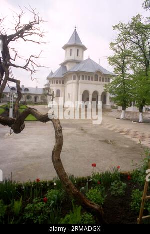 Galati County, Rumänien, 1999. Außenansicht des Klosters Vladimiresti. Stockfoto