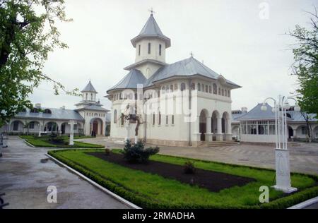Galati County, Rumänien, 1999. Außenansicht des Klosters Vladimiresti. Stockfoto