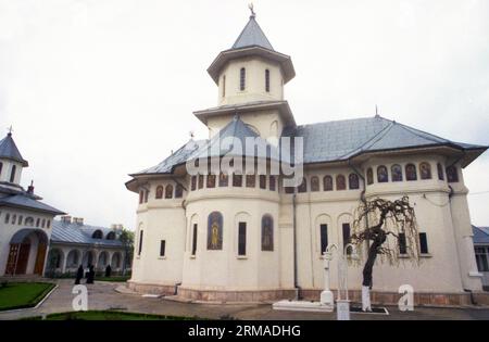 Galati County, Rumänien, 1999. Außenansicht des Klosters Vladimiresti. Stockfoto