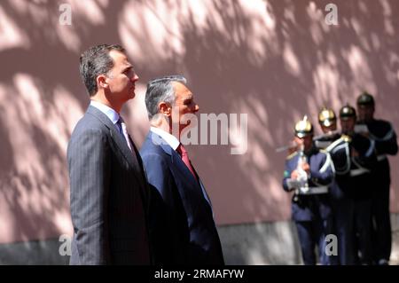 (140707) -- LISBON, July 7, 2014 (Xinhua) -- Spain s King Felipe VI (1st L) attends the welcoming ceremony held by Portugal s President Anibal Cavaco Silva (2nd L) in Lisbon, capital of Portugal, July 7, 2014. Recently crowned King Felipe VI was in Portugal during his second foreign visit as new king of Spain. (Xinhua/Zhang Liyun) PORTUGAL-LISBON-SPAIN-KING-VISIT PUBLICATIONxNOTxINxCHN   Lisbon July 7 2014 XINHUA Spain S King Felipe VI 1st l Attends The Welcoming Ceremony Hero by Portugal S President Anibal Cavaco Silva 2nd l in Lisbon Capital of Portugal July 7 2014 Recently Crowned King Feli Stock Photo