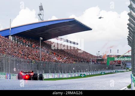 Zandvoort, Niederlande. 27. August 2023. Max Verstappen 1 (NED), HONDA Red Bull Racing RB19 gewinnt am 27. August 2023 den HEINEKEN DUTCH GRAND PRIX 2023 auf dem Circuit Zandvoort, Niederlande CM.com Stockfoto