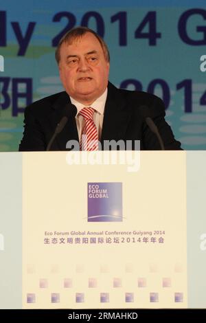 (140711) -- GUIYANG, 11. Juli 2014 (Xinhua) -- der ehemalige stellvertretende britische Premierminister John Prescott spricht an der Eröffnungszeremonie der Weltjahreskonferenz des Eco Forum Guiyang 2014 in Guiyang, der Hauptstadt der südwestchinesischen Provinz Guizhou, am 11. Juli 2014. Das Thema des Forums in diesem Jahr ist die Bündelung der Hände, die Nutzung von Reformen, um eine neue Ära der Ökozivilisation zu schaffen -- Regierung, Unternehmen und Zivilgesellschaft: Institutioneller Rahmen und Wege zu grüner Entwicklung. (Xinhua/ou Dongqu) (whw) CHINA-GUIYANG-ECO FORUM GLOBAL (CN) PUBLICATIONxNOTxINxCHN Guiyang 11. Juli 2014 XINHUA British Stockfoto