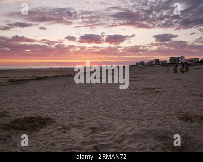 Sonnenuntergang über Plage de Demoiselles, Saint-Jean-de-Monts, Vendee, Frankreich Stockfoto
