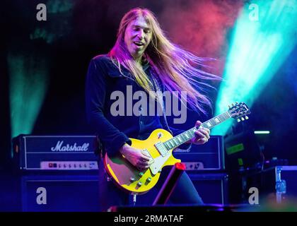 Newark, Vereinigtes Königreich. 26. August 2023 beim Stonedead Rock Festival. Black Star Riders-Gitarrist Sam Wood. Kredit: Mark Dunn Photography/Alamy Live News Stockfoto