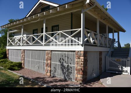 Payson, AZ 85541, USA. Nachbildung der Zane Grey Cabin Zane Grey kam erstmals 1918 nach Rim Country. Pearl Zane Grey (31. Januar 1872 – 23. Oktober 1939) Stockfoto