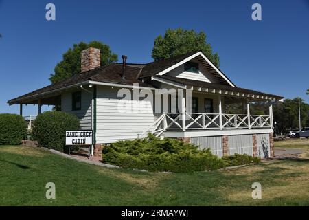 Payson, AZ 85541, USA. Nachbildung der Zane Grey Cabin Zane Grey kam erstmals 1918 nach Rim Country. Pearl Zane Grey (31. Januar 1872 – 23. Oktober 1939) Stockfoto