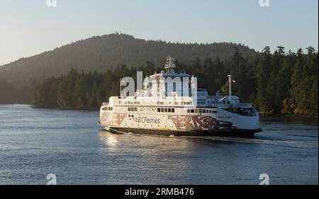 BC Ferries Salish Eagle im Active Pass bei Mayne Island in British Columbia, Kanada. Stockfoto