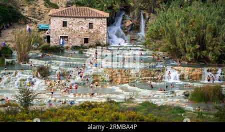 Cascate del Mulino: Heiße Quellen an der Wassermühle Stockfoto