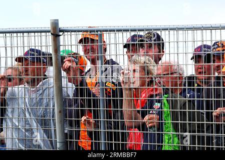 Zandvoort, Niederlande. 27. August 2023. Zirkelatmosphäre – Lüfter. Formel-1-Weltmeisterschaft, Rd 14, großer Preis der Niederlande, Sonntag, 27. August 2023. Zandvoort, Niederlande. Quelle: James Moy/Alamy Live News Stockfoto