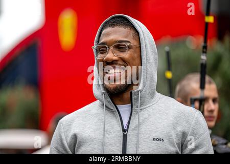 Zandvoort, Niederlande. August 2023. CIRCUIT ZANDVOORT, NIEDERLANDE - 24. AUGUST: Anthony Joshua, während des Großen Preises der Niederlande auf dem Circuit Zandvoort am 24. August 2023 in Zandvoort, Niederlande. (Foto: Michael Potts/BSR Agency) Credit: BSR Agency/Alamy Live News Stockfoto