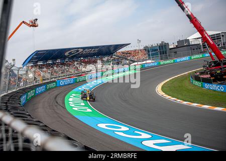 CIRCUIT ZANDVOORT, NIEDERLANDE - AUGUST 25: Max Verstappen, Red Bull Racing RB19 während des Großen Preises der Niederlande auf dem Circuit Zandvoort am Freitag, den 25. August 2023 in Zandvoort, Niederlande. (Foto: Michael Potts/BSR Agency) Credit: BSR Agency/Alamy Live News Stockfoto