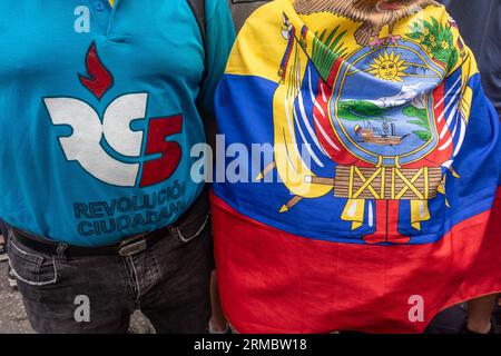 Nachtschwärmer, Musiker, DJs und Tänzer beim Notting Hill Carnival 2023 in London, England, Großbritannien Stockfoto