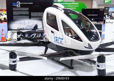 Bangkok, Thailand. 27. August 2023. Ein Ehang 216 Drone Taxi, das während des Thailand Big Motor Sale 2023 im Bangkok International Trade and Exhibition Center (BITEC) gezeigt wurde. Quelle: SOPA Images Limited/Alamy Live News Stockfoto