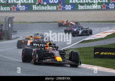 Zandvoort, Niederlande 27.08.2023, 01 VERSTAPPEN Max (nld), Red Bull Racing RB19, Action während des Formel 1 Heineken Dutch Grand Prix 2023, 13. Runde der Formel-1-Weltmeisterschaft 2023 vom 25. Bis 28. August 2023 auf dem Zandvoort Circuit in Zandvoort, Niederlande Stockfoto