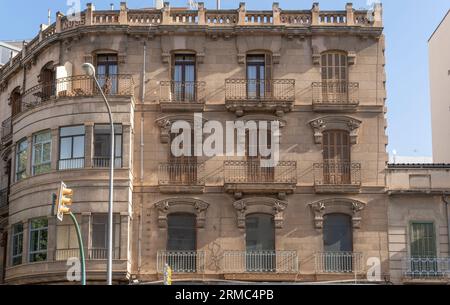 Palma de Mallorca, Spanien; 08. august 2023: Historisches Gebäude im historischen Zentrum der Stadt Palma de Mallorca, Spanien Stockfoto