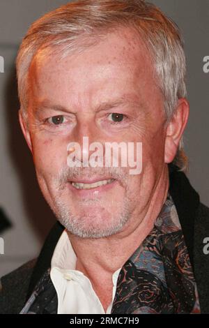 Der berühmte Friseur John Barrett nimmt am 10. Januar 2008 an der Eröffnungsnacht der Broadway-Produktion von „The Little Mermaid“ im Lunt-Fontanne Theater in New York City Teil. Foto: Henry McGee/MediaPunch Stockfoto