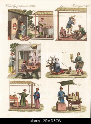 Chinesische Handwerke, Qing-Dynastie, 1800er Jahre Porzellanhersteller, die Töpferwaren 1 feuern, Töpferwaren 2 am Rad, Künstler, die Teller 3 malen, Seidenspinner und Schneiderei 4, große Wägemaschine oder Stahlhof 5 und Buchhändler 6 unterwegs. Kopiert aus Illustrationen von Antoine Cardon in Jean Baptiste Joseph Bretons La Chine en Miniature, 1811. Handkolorierter Kupferstich aus Carl Bertuchs Bilderbuch fur Kinder, Weimar, 1815. Stockfoto