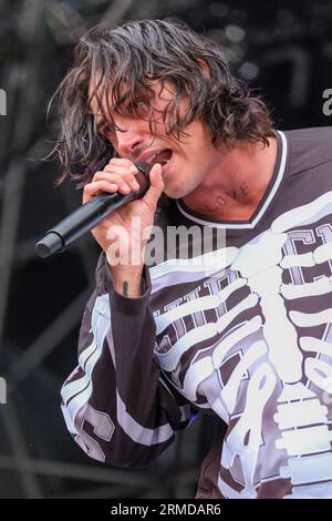 Naska, Künstlername von Diego Caterbetti während seiner Live-Auftritte beim AMA Music Festival am 26. August 2023 in Romano dEzzelino, Vicenza, Italien. (Foto: Roberto Tommasini/NurPhoto) Credit: NurPhoto SRL/Alamy Live News Stockfoto