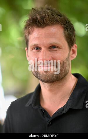 Angouleme, Frankreich. 26. August 2023. Alexis Michalik nimmt am 26. August 2023 am 6. Angouleme Film Festival in Angouleme Teil. Foto: Franck Castel/ABACAPRESS.COM Abaca Press/Alamy Live News Stockfoto