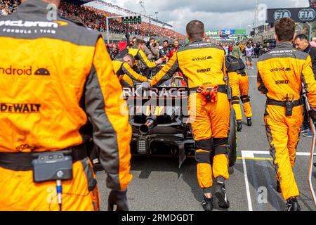 Zandvoort, Niederlande, August 27, Lando Norris, aus dem Vereinigten Königreich tritt für McLaren F1 an. Renntag, 14. Runde der Formel-1-Meisterschaft 2023. Quelle: Michael Potts/Alamy Live News Stockfoto