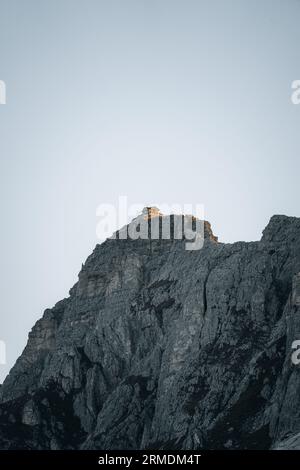 Luftbild der Hütte rifugio Nuvolau Passo Giau in den Dolomiten, Italien Stockfoto