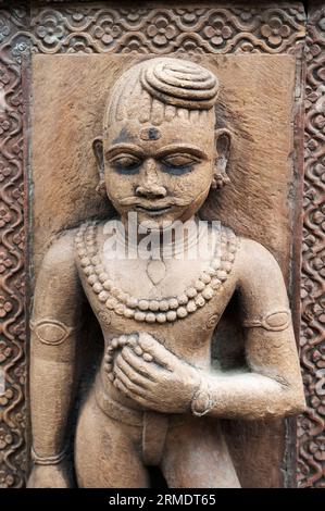 Das in der Mitte des 19. Jahrhunderts erbaute Idol an der Außenwand des Krishnapura Chhatris, auch bekannt als Krishna Pura Chhatris, Indore, Madhya Prad Stockfoto