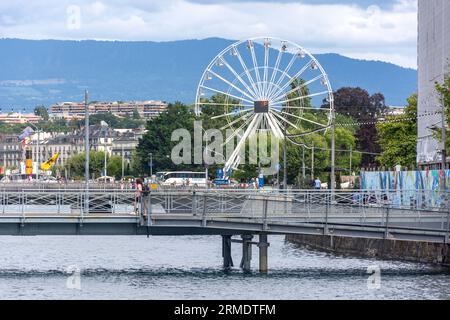 Jardin Anglais (englischer Garten) Big Wheel über den Fluss Rhône, Genf (Genève) Kanton Genf, Schweiz Stockfoto
