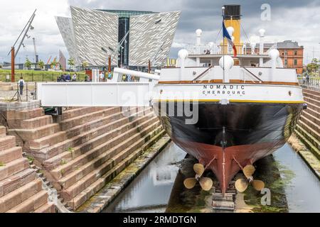 SS Nomadic, RMS Titanic und das letzte verbliebene White Star Line Schiff der Welt. Titanic Belfast, Museum, Belfast, Nordirland, U Stockfoto