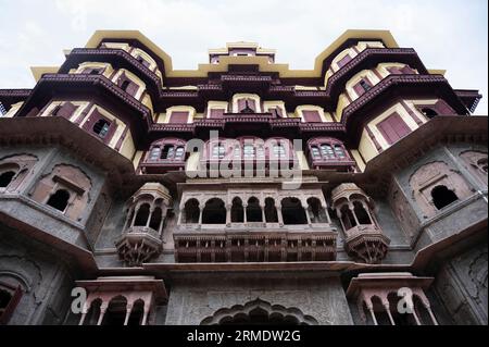 Rajwada oder Holkar Palace. Eines der ältesten Bauwerke, gegründet 1747 von Malhar Rao Holkar, Indore, Madhya Pradesh, Indien Stockfoto