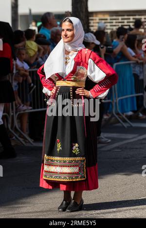 Nuoro, Sardinien, Italien - 27. August 2023: Parade der traditionellen Trachten Sardiniens anlässlich des Festes des Erlösers vom 27. August 20 Stockfoto