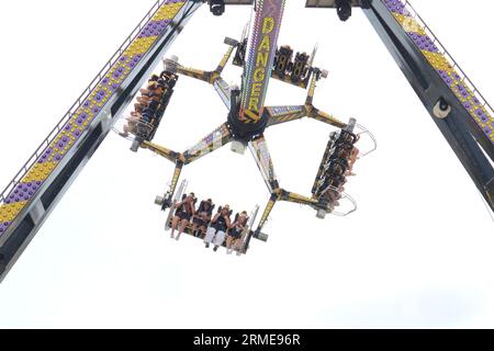 Achterbahnfahrt auf dem Boardmasters Festival Stockfoto