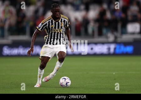 Turin, Italien. 27. August 2023. Samuel Iling-Junior vom Juventus FC kontrolliert den Ball im Spiel der Serie A zwischen Juventus FC und Bologna FC im Allianz Stadion. Dank: Marco Canoniero/Alamy Live News Stockfoto