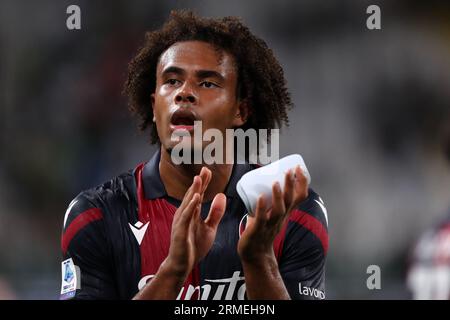 Turin, Italien. 27. August 2023. Joshua Zirkzee vom FC Bologna feiert am Ende des Fußballspiels der Serie A zwischen dem FC Juventus und dem FC Bologna im Allianz Stadion. Dank: Marco Canoniero/Alamy Live News Stockfoto