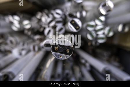 Recycling-Detail alter Leuchtstofflampen, Umweltschutz Stockfoto