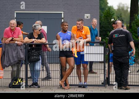 BREDA, NIEDERLANDE - JULI 28: Ramsey Angela aus den Niederlanden nimmt am 1. Tag der niederländischen Leichtathletik-Meisterschaften am 28. Juli 2023 am AV Sprint in Breda, Niederlande, an den 400-m-Hürden der Männer Teil. (Foto: Joris Verwijst/BSR Agency) Stockfoto