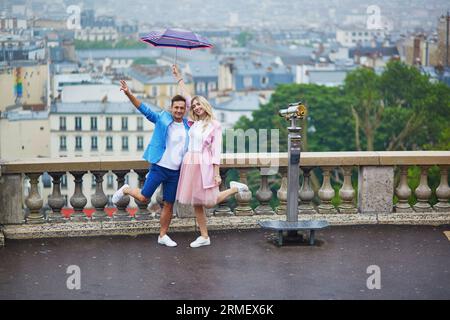 Romantisches Paar auf dem Montmartre in Paris, Frankreich Stockfoto