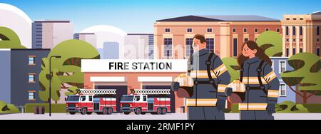 Feuerwehrleute in Uniform in der Nähe der Feuerwehrhausfassade und roter Einsatzfahrzeuge horizontal Stock Vektor