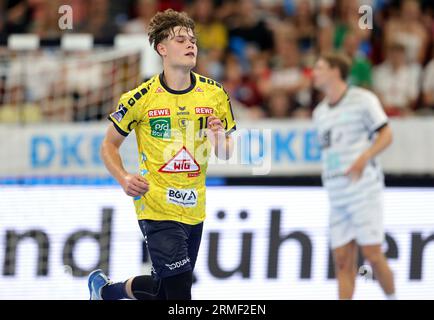 firo: 23/2023 1. Bundesliga-Handball-Supercup-Endspiel Männer THW Kiel - Rhein Neckar Lowen. David More, Neckar Youngster Stockfoto