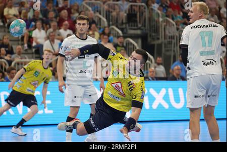 firo: 23/2023 1. Bundesliga-Handball-Supercup-Endspiel Männer THW Kiel - Rhein Neckar Lowen. Circle Throw, Jannik Kohlbacher, Neckar Stockfoto