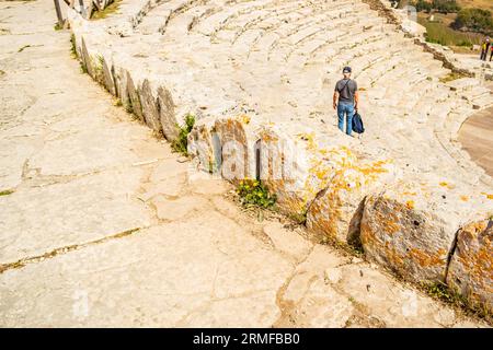 Blick vom antiken Amphitheater von Segesta, Sizilien, Italien Stockfoto