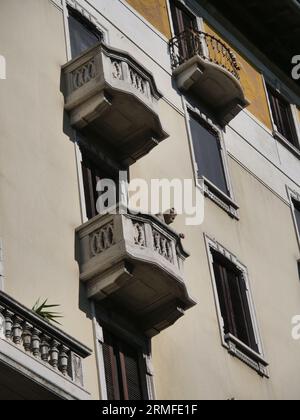 Bergamo, Italien. 28. August 2023. Schlechtes Wetter in der Lombardei engagierten sich Feuerwehrleute 24 Stunden am Tag, um die Stadt nach einem weiteren heftigen atmosphärischen Ereignis in der Stadt zu sichern. Quelle: Unabhängige Fotoagentur/Alamy Live News Stockfoto